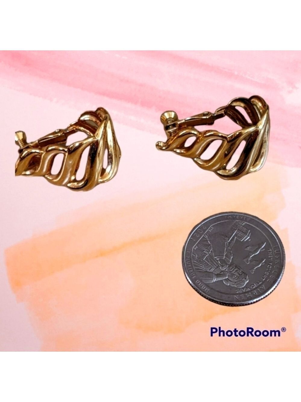 ⭐Napier vintage lever back gold tone earrings